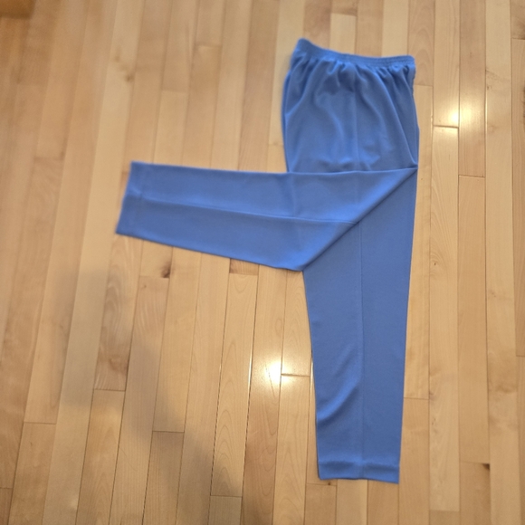Blair Woman's Pantsuit, Blue Pants & Top, Size Small - Picture 5 of 16